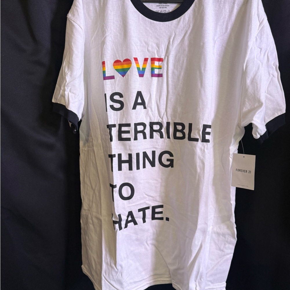 Forever 21 White and Black Graphic Tee